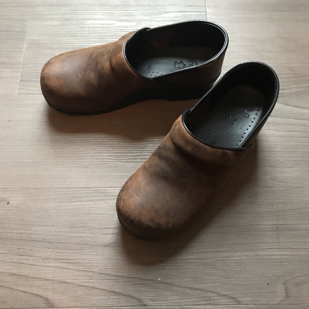 Dansko professional clogs oiled brown leather